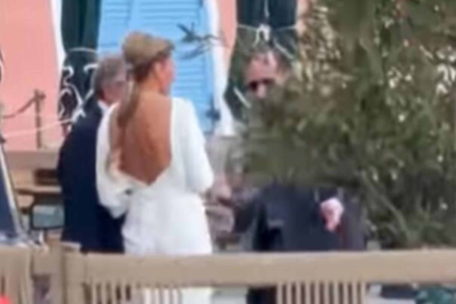 VEĆ TRI DANA TU SE PIJE, MUZIKA NE STAJE: Procurio prvi snimak Meline Džinović sa bogatim zaručnikom (VIDEO)