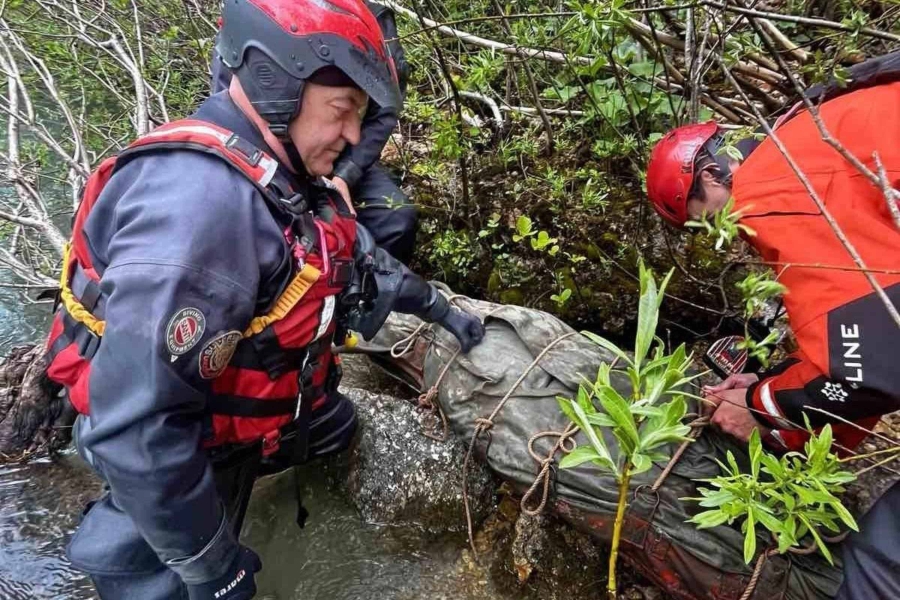 UŽAS KOD FOČE: Austrijska turistkinja poginula nakon prevrtanja kajaka