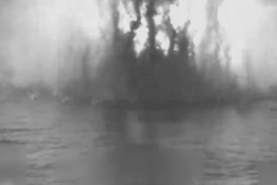 DIREKTAN POGODAK: Američka vojska objavila snimak napada na brod, ubijeno...