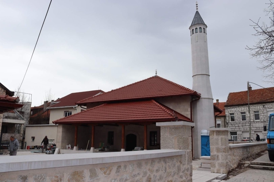 BILA RUŠENA, PRETVARANA U MAGACIN, MINIRANA...: Otvorenje Dugalića džamije 26. aprila
