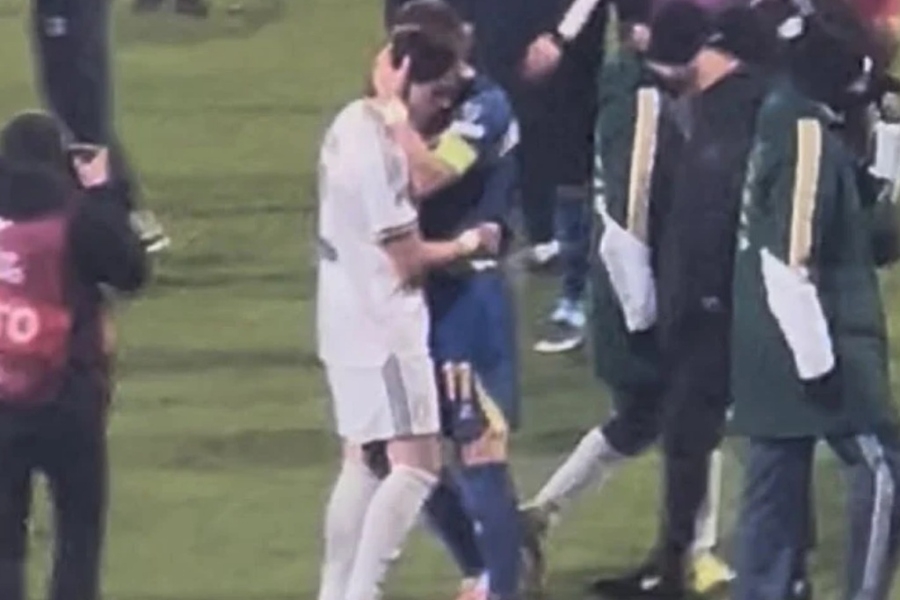 ITALIJANI SE RASPISALI O EDINU DŽEKI: 'Pravi šampion! Bosna pobjeđuje, a on ide tješiti bivše saigrače' (FOTO)