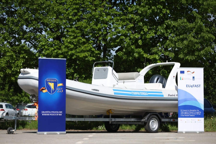 STIGLA DONACIJA: Granična policija BiH dobila novu opremu za borbu protiv krijumčarenja migranata i trgovine ljudima