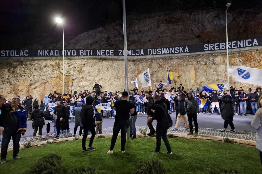 GORI SVE I U HERCEGOVINI: Stolac na nogama nakon pobjede Bosne i Hercegovine