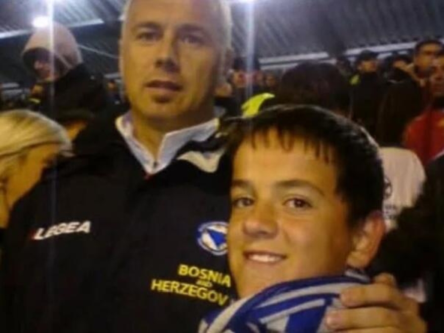 HADŽIAHMETOVIĆ SE PRIJE 17 GODINA SLIKAO S BARBAREZOM, MAJKA JE TADA VEĆ ZNALA: 'Budući selektor sa svojim igračem' (FOTO)