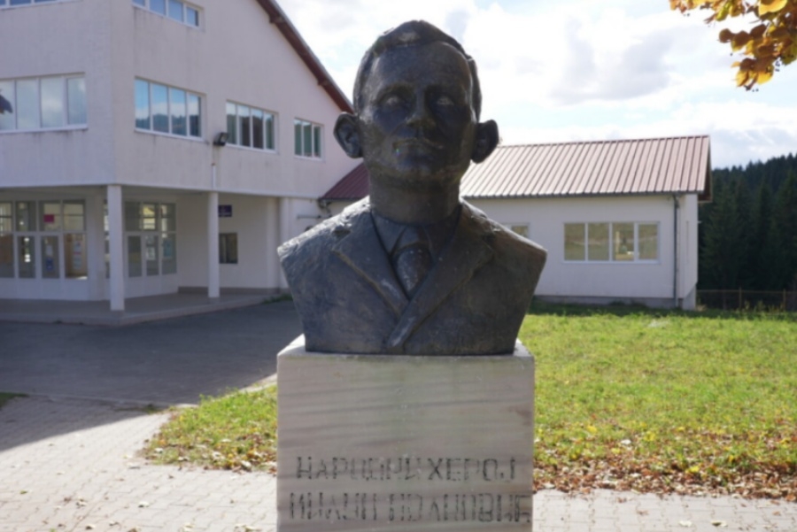 DRAGAN BURSAĆ: Ustati pa ih pomenuti – Redžovići drže istorijski čas Crnoj Gori