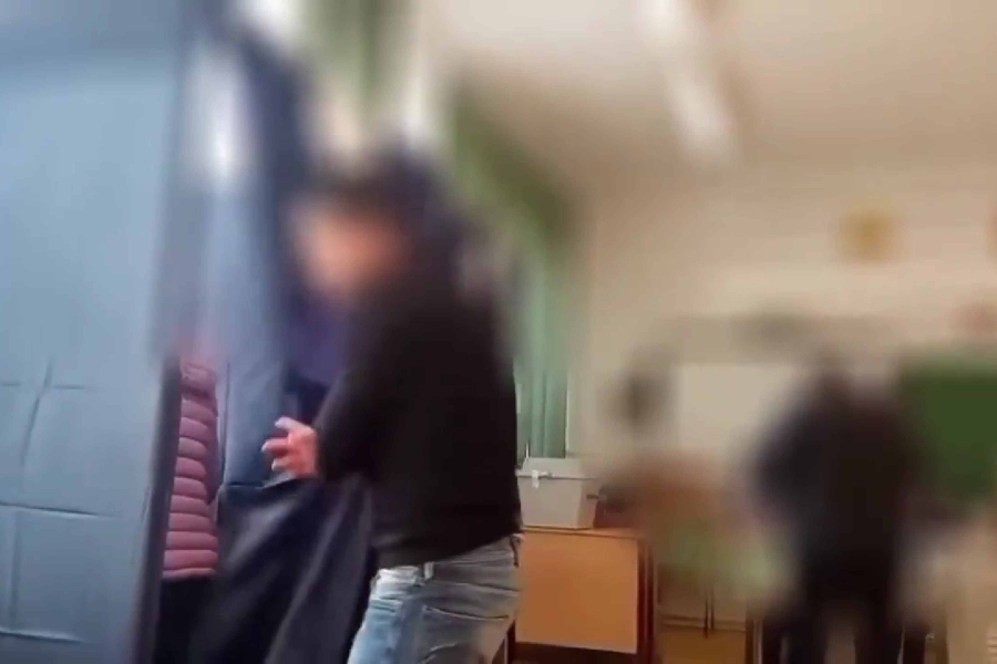 MAĐARSKA NA NOGAMA: Pogledajte kakve prevare vrše Orbanovi ljudi na biralištima... (VIDEO)