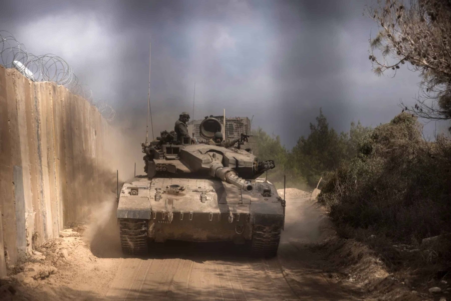 ZLOČINCI NE BIRAJU METU: Izraelski vojnici tenkom napali vozila mirovnih snaga UN-a