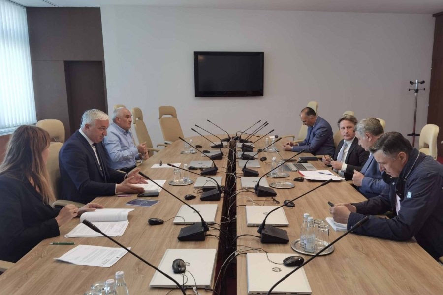 BORENOVIĆ OBJAVIO RAT SUMNJIVIM DIPLOMAMA: 'Pokrećemo najvažnije javno saslušanje. Pod lupom sumnjive diplome i još sumnjiviji...!'