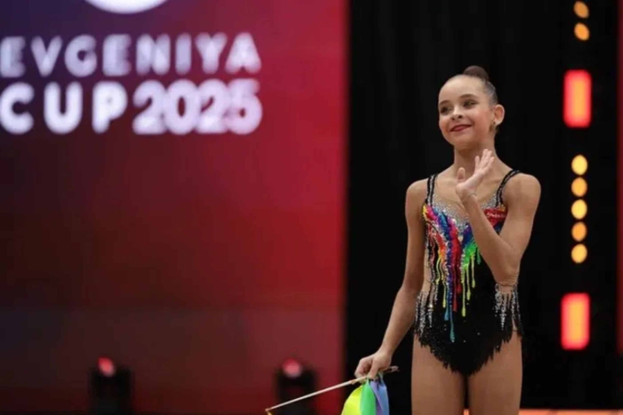 SNIMAK CEREMONIJE SVE GOVORI: 15-godišnja Ruskinja osvojila medalju a onda jednim potezom razbjesnila sve... (VIDEO)