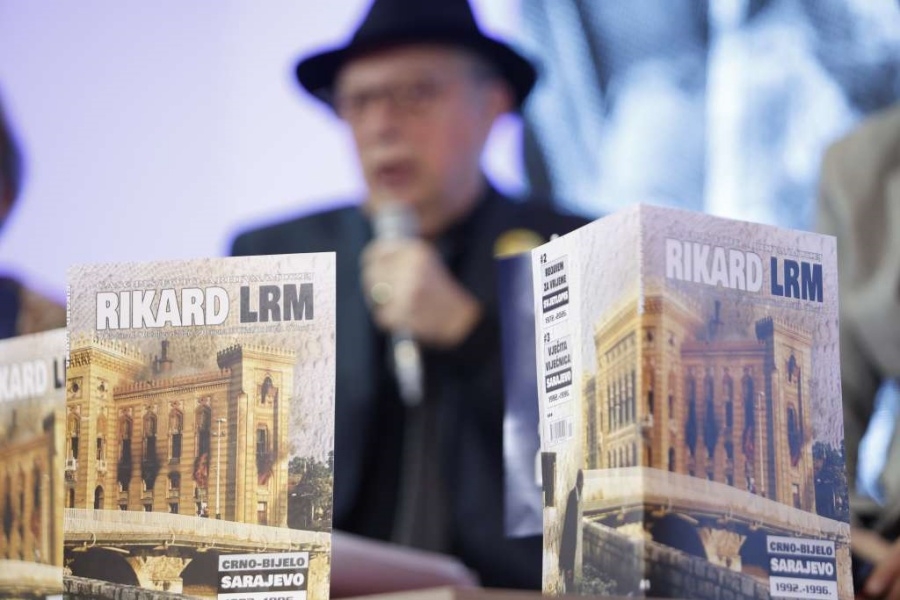 DOK SU GRANATE PADALE, ON JE BILJEŽIO ISTINU: Predstavljen časopis fotografa Rikarda Larme, svjedočanstvo o ratnom Sarajevu