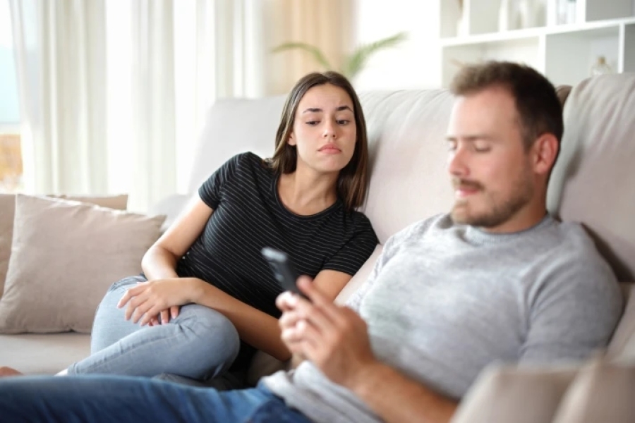 ŽENSKI INSTINKT ILI OPSESIJA: Čitateljice otvorile dušu o provjeri muževih telefona, a odgovori su podijelili javnost