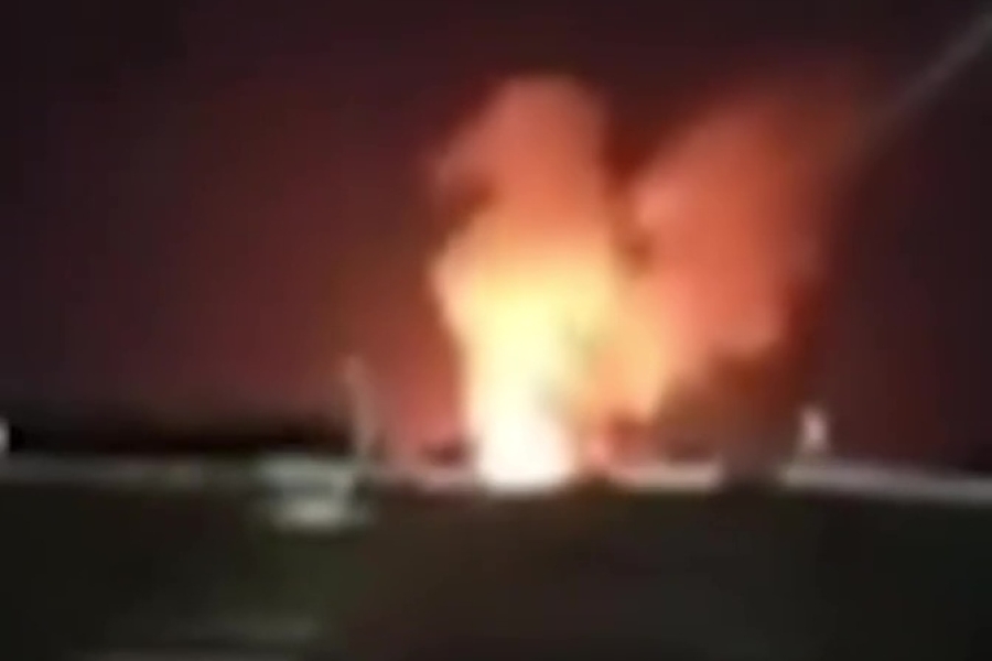 OBLACI DIMA I VATRE IDU U NEBO: Najmanje 10 ogromnih eksplozija dogodilo se u američkoj bazi Victoria u Bagdadu (VIDEO)