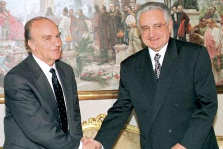 IZNENADA IZA PONOĆI ZAZVONIO JE TELEFON: Razgovor Tuđmana i Izetbegovića o masakru u Ahmićima započeo je...