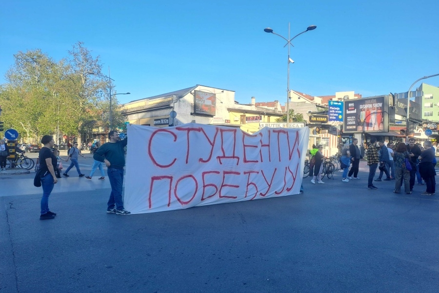 RASTE PRITISAK NA VLAST: Građani ponovo blokirali raskrsnicu, traže slobodu za aktiviste
