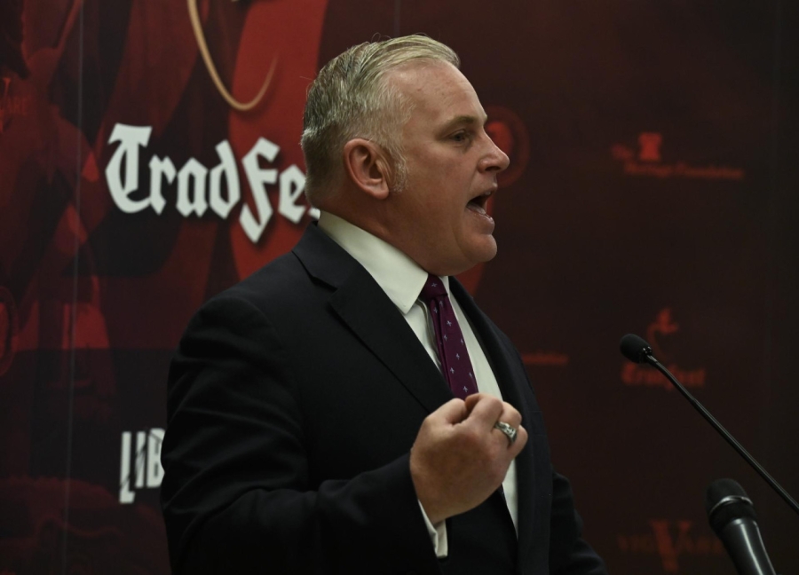 BAL VAMPIRA U ZAGREBU: Na ultrakonzervativnom skupu govor održao Vučićev obožavatelj, tu je i Vinko Puljić ali i... (FOTO)