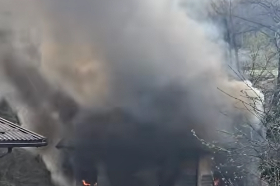 DRAMA U ISTOČNOM SARAJEVU: Požar zahvatio auto-servis, vatrogasci stigli tek nakon...