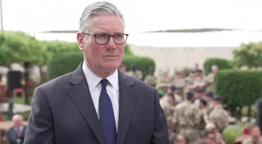 BRITANSKOM PREMIJERU PUKAO FILM: Starmer u jednom dahu sasuo paljbu po Putinu, Trumpu i Netanyahuu!