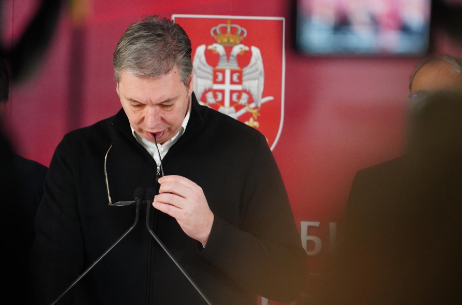 DOK JE ORBAN GUBIO, VUČIĆ SE BORIO ZA DAH: Predsjedniku Srbije pozlilo nakon vijesti iz Mađarske