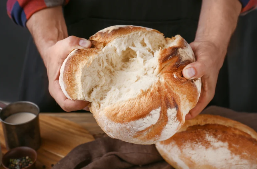 SVJEŽ HLJEB I NAKON 3 DANA: Ubacite jednu namirnicu u kesu i biće mekan kao da je tek pečen