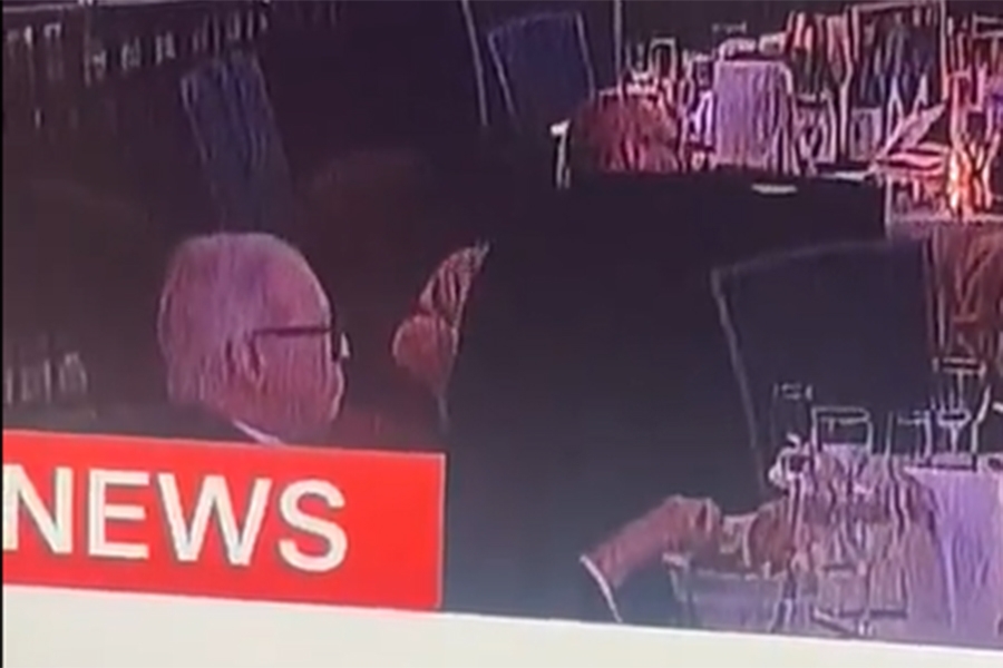 NEVJEROVATNO: Za vrijeme pucnjave u Bijeloj kući svi su se bacali po podu, a on je mirno sjedio i jeo...