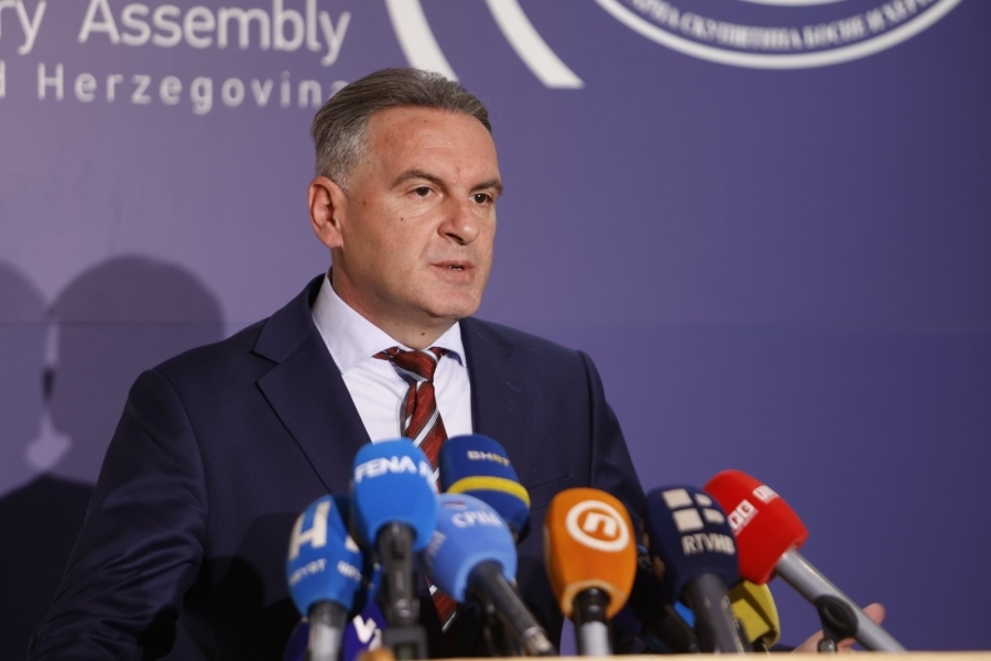 SMAJIĆ ODBRUSIO NEPRIJATELJIMA BiH: 'Mi se pitamo za budućnost Bosne i Hercegovine, a ne zagrebački kartografi!'