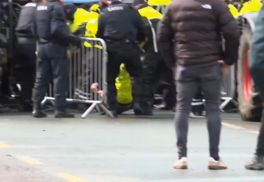 HAOS U EUROPSKOJ DRŽAVI: Trećina pumpi bez nafte, hitne službe bez goriva za intervencije (VIDEO)