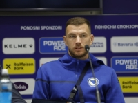 EDIN DŽEKO O POVREDI RUKE ZBOG KOJE NIJE IZVEO PENAL: 'Sve ovo dolazi 'odozgo''