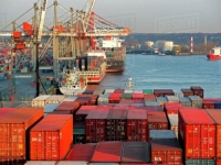 IZ BRODA ISCURILA NAFTA: Paralizirana druga najveća luka u Evropi