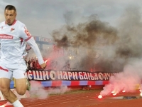 DINO HASANOVIĆ OČITAO LEKCIJU SUDIJAMA: Zatražio prekid zbog skandiranja osuđenom zločincu Ratku Mladiću, dobio prijetnje i psovke sa tribina