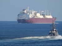 OSTALI JOŠ ČEKAJU: Kroz Hormuški moreuz prolaze uglavnom brodovi povezani s Iranom