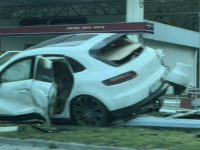 DRAMA U CIK ZORE: Automobilom se 'zakucao' u benzinsku pumpu