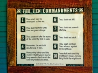 SUD IM DOZVOLIO: Teksas smije isticati deset Božjih zapovijedi u javnim školama