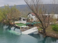 NOVI DETALJI NESREĆE: Prije pogibije, vozač kamiona polupao auta u Bosanskom Petrovcu