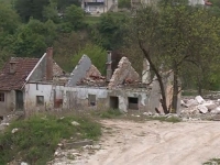 ČETRNAEST MJESECI NAKON TRAGEDIJE U DONJOJ JABLANICI: Četiri porodice još žive u kontejnerskom naselju, čekaju...