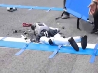 URNEBESNO: Humanoidni robot se 'raspao' na startu polumaratona u Pekingu (FOTO)