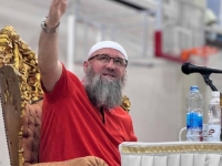 ELVEDIN PEZIĆ KRITIKOVAO VOZAČE KAMIONA: 'Provodite vrijeme u grijehu dok vozeći slušate muziku!'