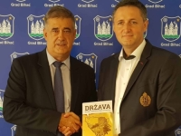 FAZLIĆ OTKRIO SKANDALOZNE INFORMACIJE: 'Trojka ništa nije uradila od onog što je obećala. Kada se formirala vlada nudili su mi milion maraka...!'