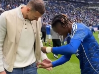 EDIN DŽEKO U CENTRU PAŽNJE: Pogledajte kako je izgledalo slavlje nakon važne pobjede Schalkea (VIDEO)