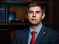 NOVO POGLAVLJE U FIA FBiH: Poznati ekonomista Faruk Hadžić preuzeo direktorsku fotelju i najavio VELIKE promjene