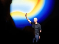 TEKTONSKE PROMJENE U SVIJETU TEHNOLOGIJE:  Povlači se Tim Cook, a na čelo Applea dolazi čovjek koji je stvorio iPad