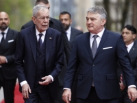 VELIKI PRIJATELJ NAŠE ZEMLJE: Predsjednik Austrije Alexander Van der Bellen svečano dočekan ispred Predsjedništva BiH (FOTO)