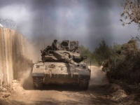 ZLOČINCI NE BIRAJU METU: Izraelski vojnici tenkom napali vozila mirovnih snaga UN-a