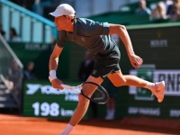 OSTAO JE U SJENI PRELIJEPE BOSANKE: Sinner prošao dalje, a svi su gledali i njegovu djevojku u prvim redovima (FOTO)