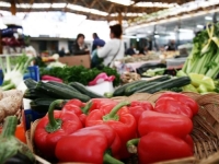 KO TO MOŽE PLATITI: Cijene na tržnici u bh. gradu nenormalne, kilogram paprika košta čak...