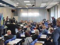 ZASTUPNIČKA 'CRNA LISTA': Primaju visoke plaće, a za godinu dana nisu postavili nijedno pitanje...