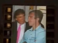 OVO ĆE SE PAMTITI I PREPRIČAVATI: Već dugo niko nije ovako genijalno ismijao Trumpa, i to baš uoči njegove...