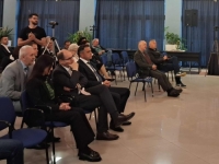 SCHMIDT U BUGOJNU PRISUSTVOVAO PROMOCIJI KNJIGE MATEJE ŽIVANOV: Dan ranije ona je bila u centru skandala povezanog sa ministrom Helezom!