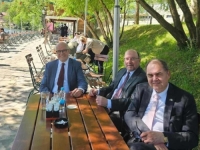 NIGDJE K'O U BOSNI: Christian Schmidt uživao pored Vrbasa