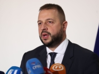 PONIŽENJE U PARLAMENTU: Nešković ostavio 5 maraka Špiriću, pa poručio - 'Čović je neformalni predsjednik SNSD-a!'