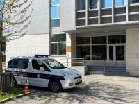 NIJE GA ZAUSTAVILO NI 30 PRESUDA: Poznati kradljivac iz sefa u Tuzli odnio 19.000 KM